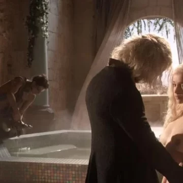 Naked Emilia Clarke Nude Sex Butt, Breasts Hot