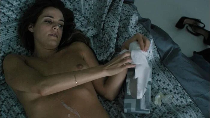 Riley Keough Sexy