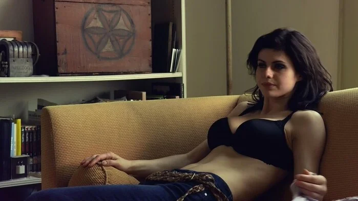 Alexandra Daddario Hot