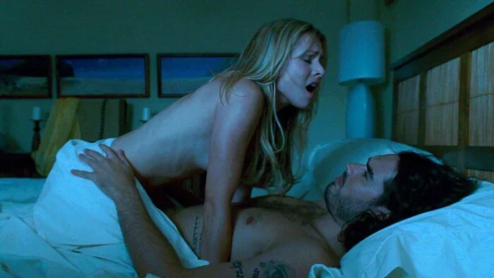 Kristen Bell Nude, Mila Kunis Sexy - Forgetting Sarah Marshall (2008)